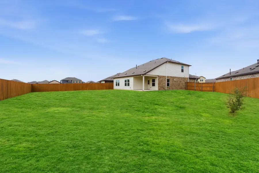 204 Magione St, Hutto, TX 78634 - Image #2