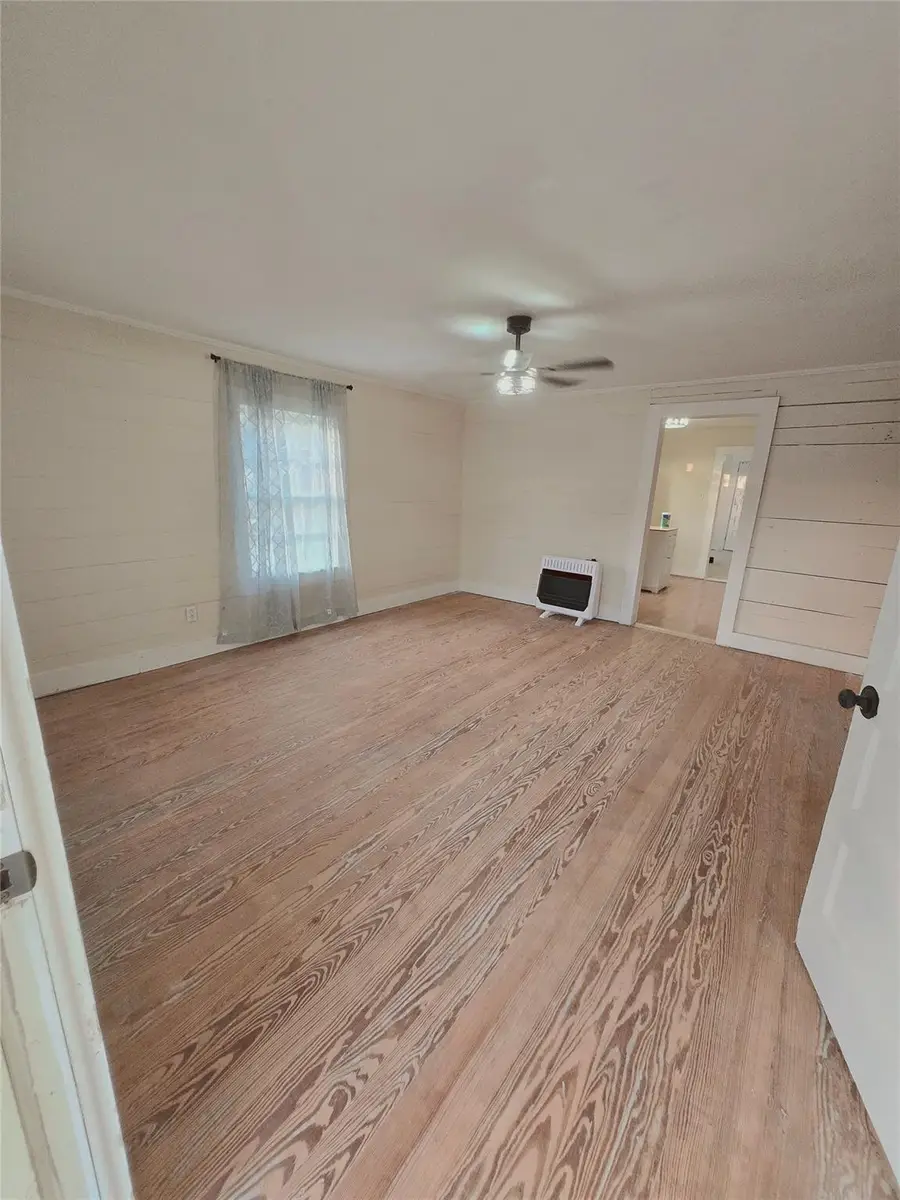 404 N Hill St, Itasca, TX 76055 - #3