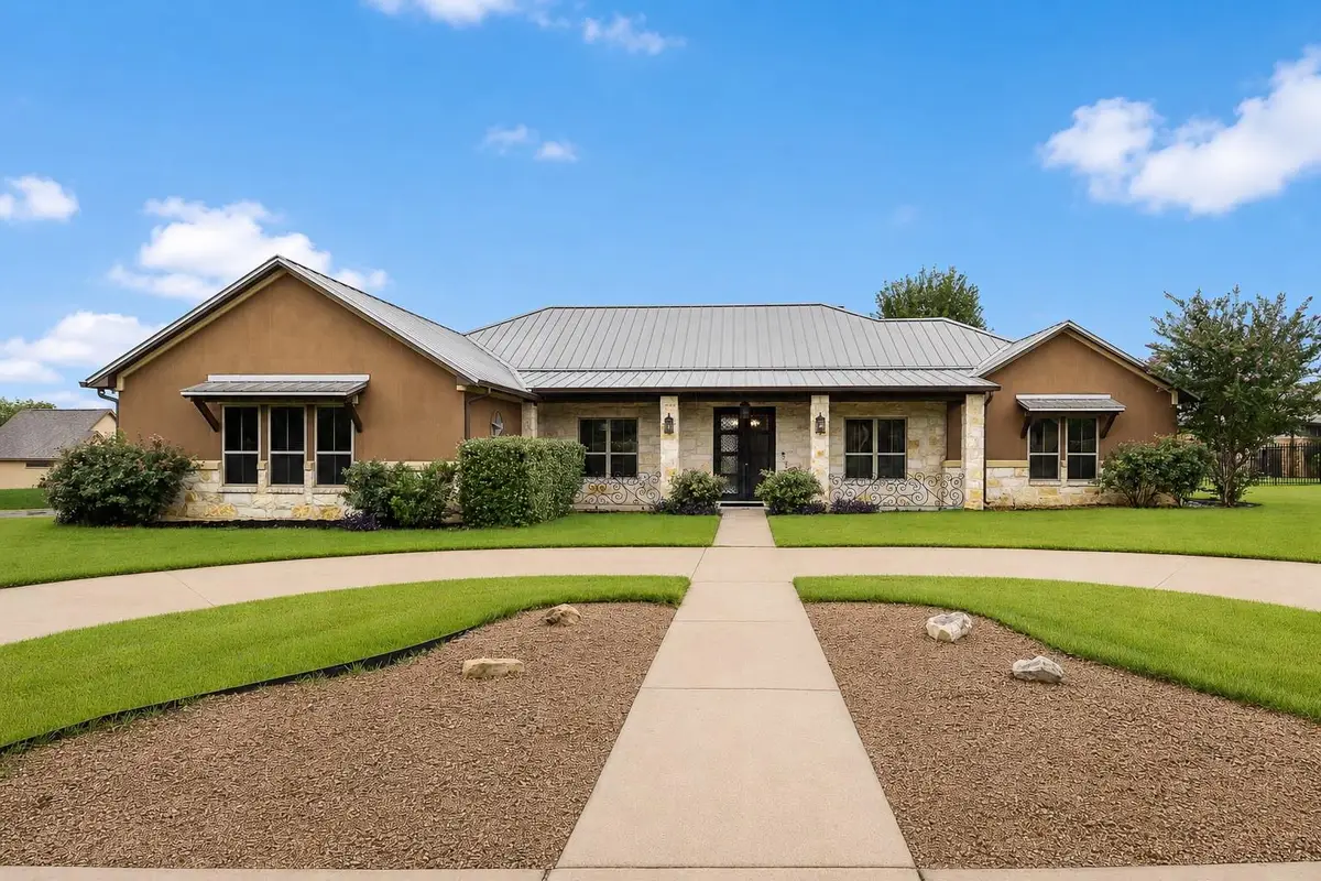 201 Eagle Valley Ln, Liberty Hill, TX 78642 - #1