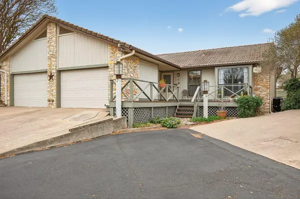 104 S Big Spur #7, Horseshoe Bay, TX 78657