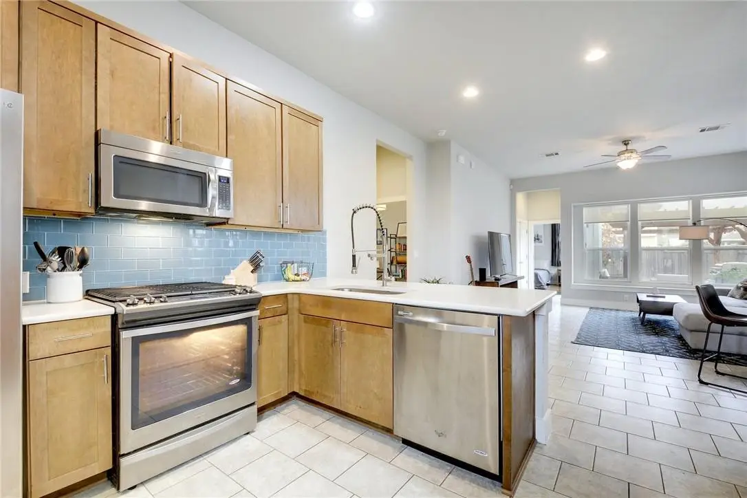 5400 Daimler Dr, Austin, TX 78744 - #1