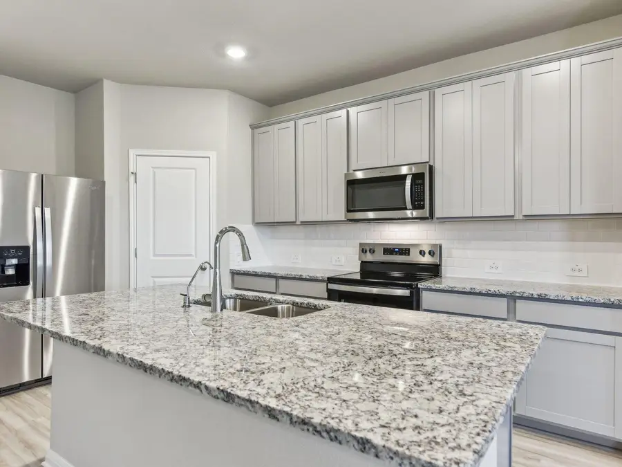 129 Sleep Holw, Jarrell, TX 76537 - #2