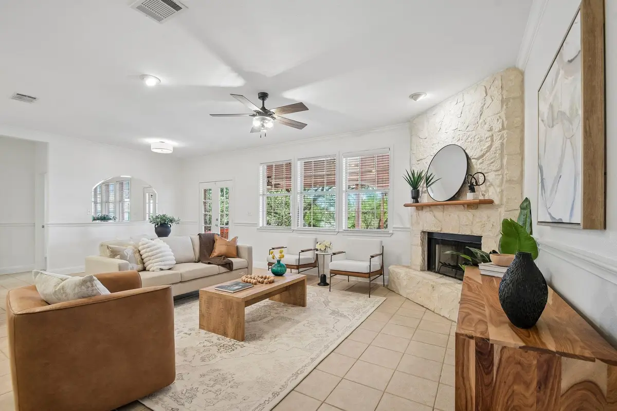 20609 Bridal Path Rd, Lago Vista, TX 78645 - #1