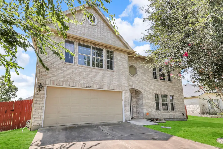 19921 San Chisolm Dr, Round Rock, TX 78664 - Image #3