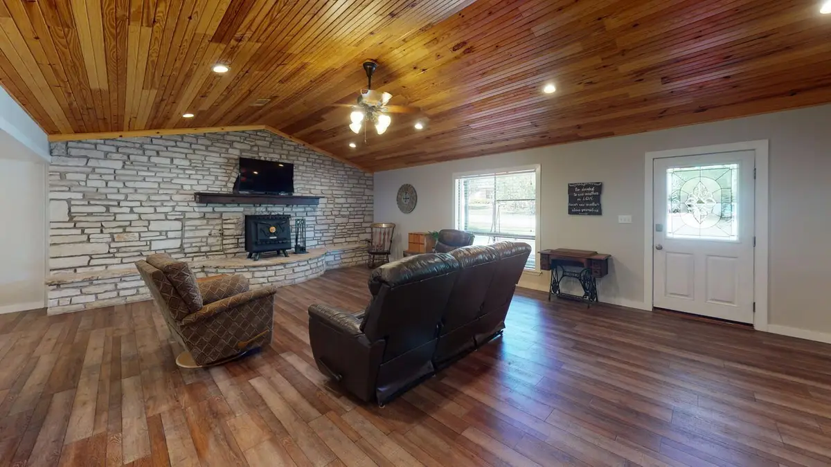 802 Amy Cir, Marble Falls, TX 78654 - #1