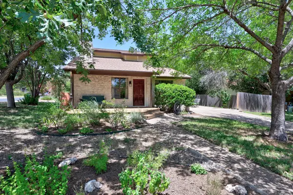 1910 Mirabeau St, Austin, TX 78727