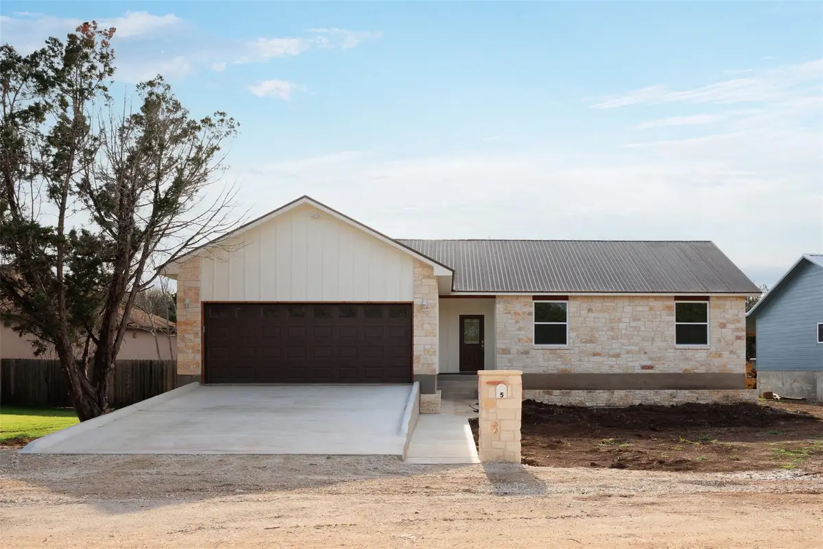 5 Quiet Meadow Cir, Wimberley, TX 78676 - Image #1