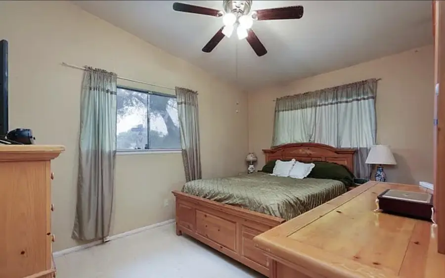 5166 Village Gln, San Antonio, TX 78218 - Image #3