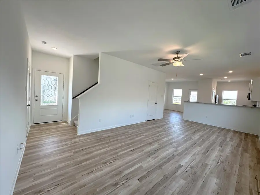 117 Paradise Canyon Dr, Jarrell, TX 76537 - #2