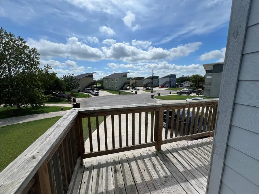805 Hallie Cv, Lockhart, TX 78644 - #2