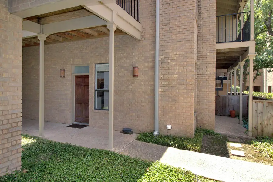 611 E 45th St #8, Austin, TX 78751 - Image #2