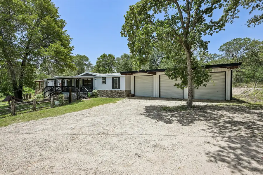 541 Hidden Oaks Dr, Elgin, TX 78621 - #2