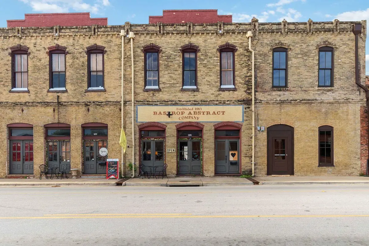 707 Chestnut St, Bastrop, TX 78602 - #1
