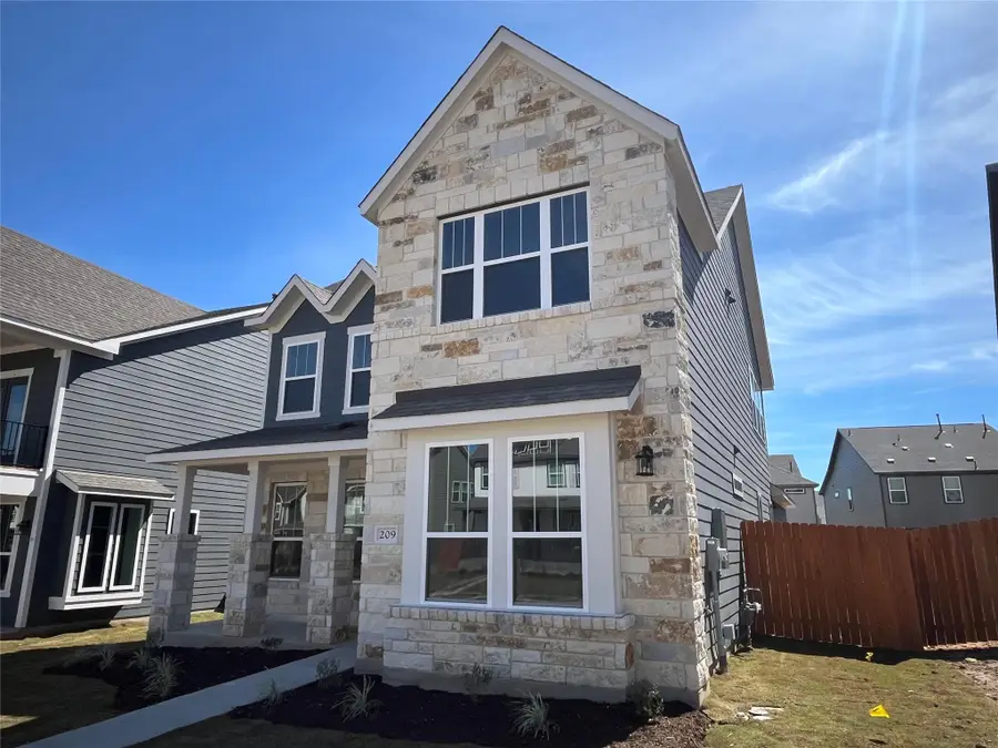 209 Woodrow Ln, Liberty Hill, TX 78642 - #2