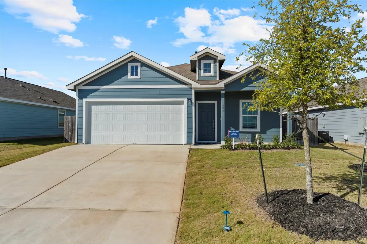 633 Halfmoon Dr, Lockhart, TX 78644 - Image #1