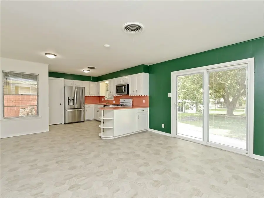 8511 Burrell Dr, Austin, TX 78757 - Image #3