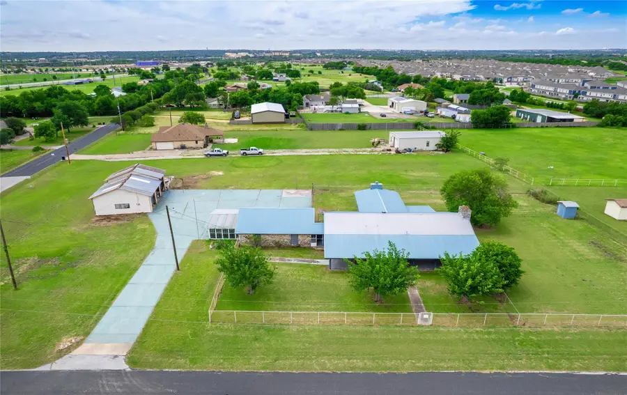 7 Tammy Ln, Round Rock, TX 78665 - #2