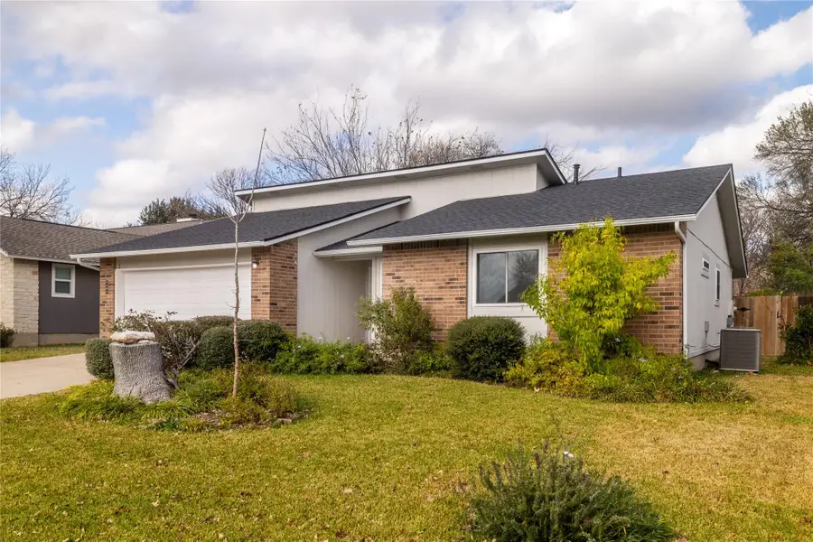 1402 Wayne Dr, Round Rock, TX 78664 - Image #2