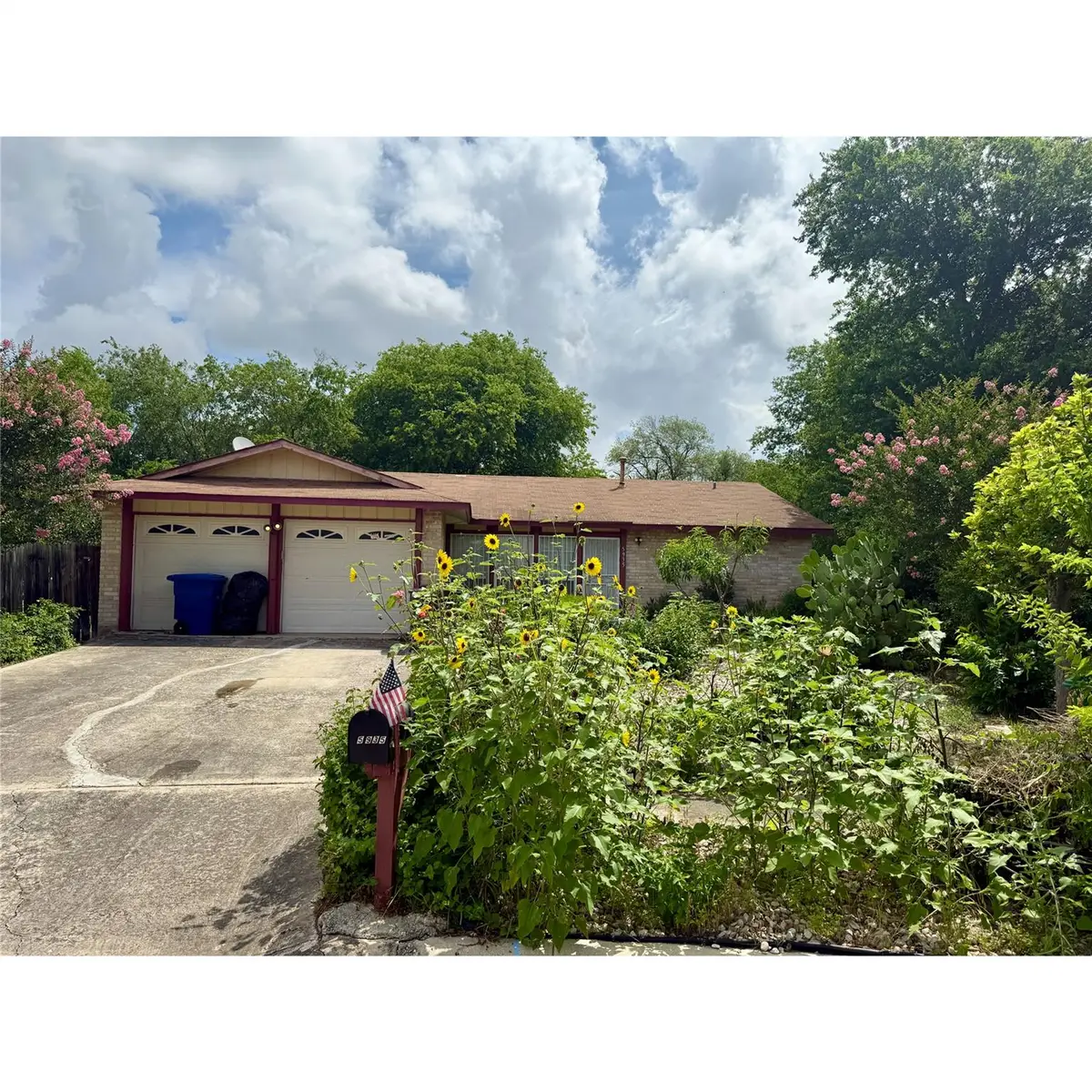 5935 Lake Champlain St, San Antonio, TX 78233 - #1