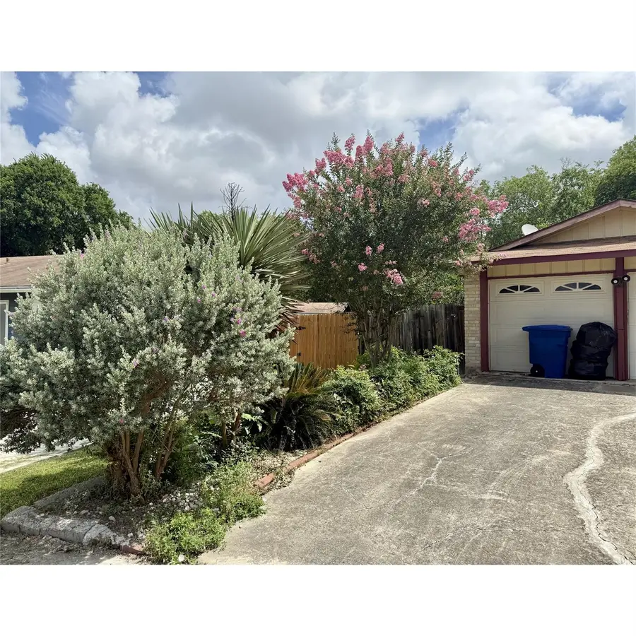 5935 Lake Champlain St, San Antonio, TX 78233 - #2