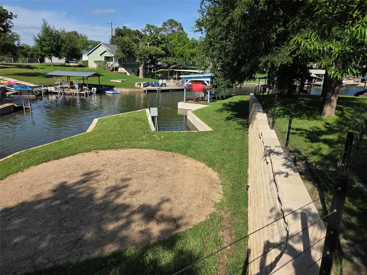 203 W Lakeshore Dr, Sunrise Beach Village, TX 78643 - #1