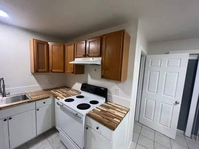 306 Anderson St #A & B, Smithville, TX 78957 - #2