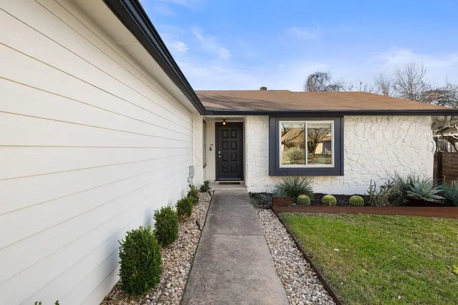 8406 Hornet Dr, Austin, TX 78749 - Image #3