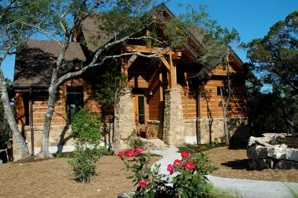 7412 Calming Ct, Jonestown, TX 78645