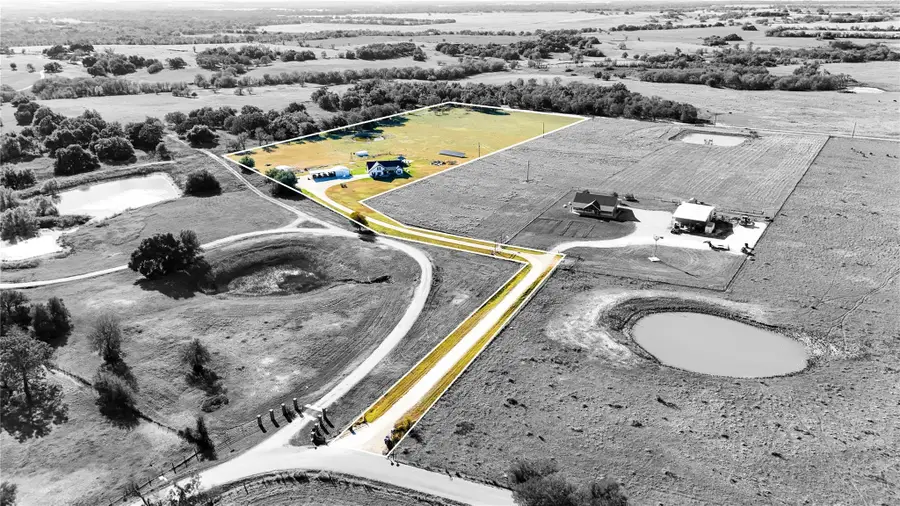 635 County Road 101, Rogers, TX 76569 - Image #2