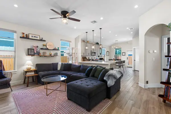 303 W Browning St, Manor, TX 78653