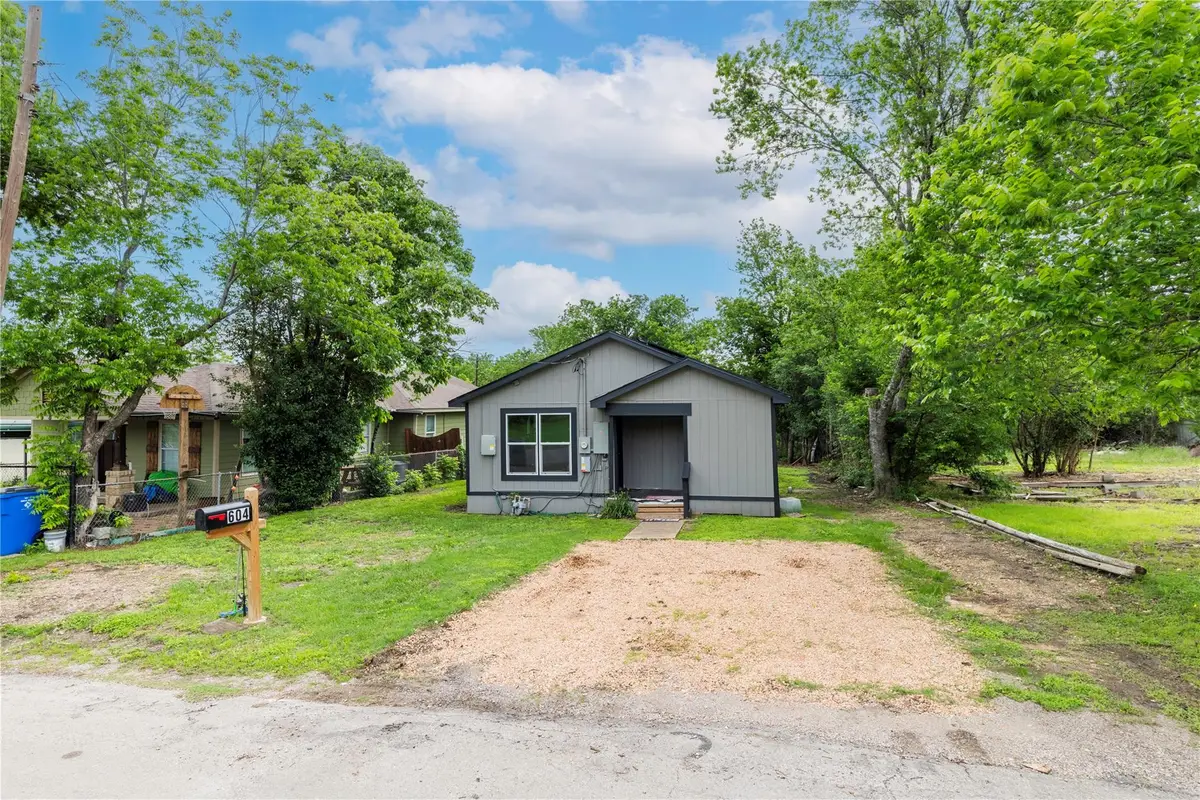 604 Burkett St, Taylor, TX 76574 - #1