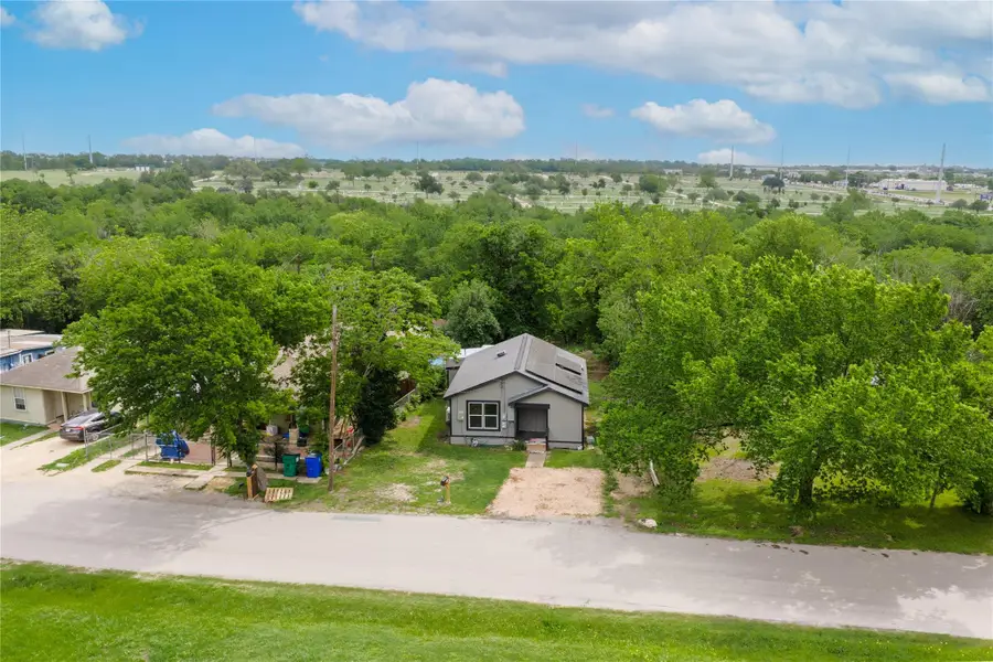 604 Burkett St, Taylor, TX 76574 - #2