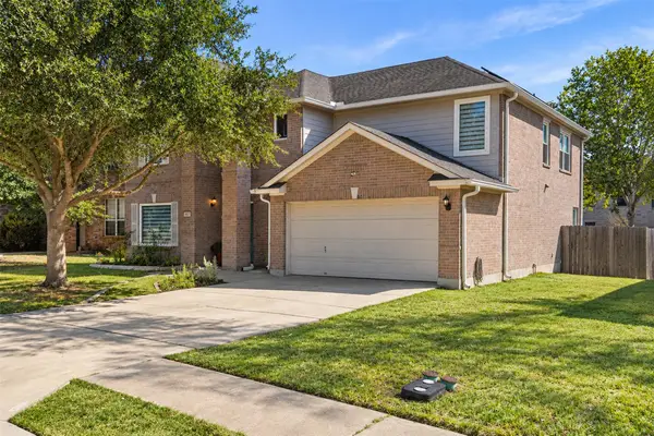 807 Yellowstone Dr, Taylor, TX 76574