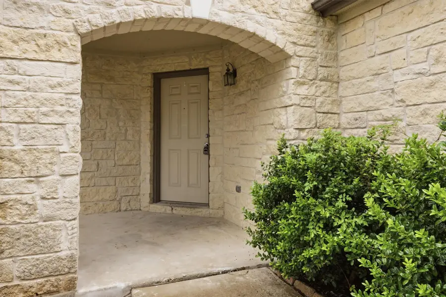 215 Myrtle St, Kyle, TX 78640 - #3