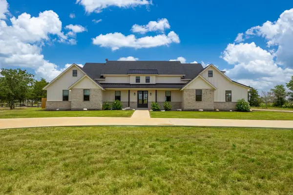 1215 Private Road 7039, Lexington, TX 78947