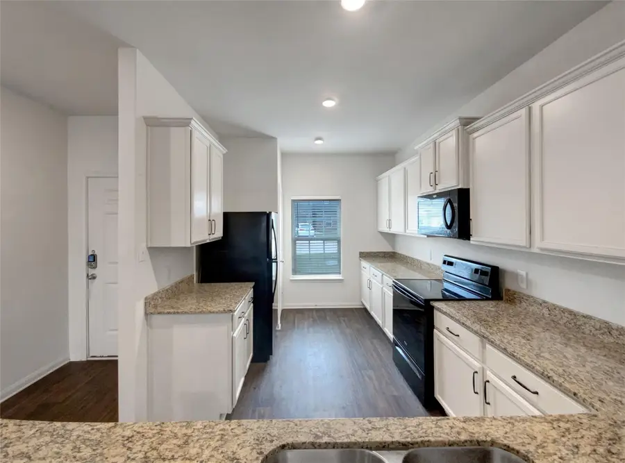 138 Niven Path #26E, Jarrell, TX 76537 - Image #2