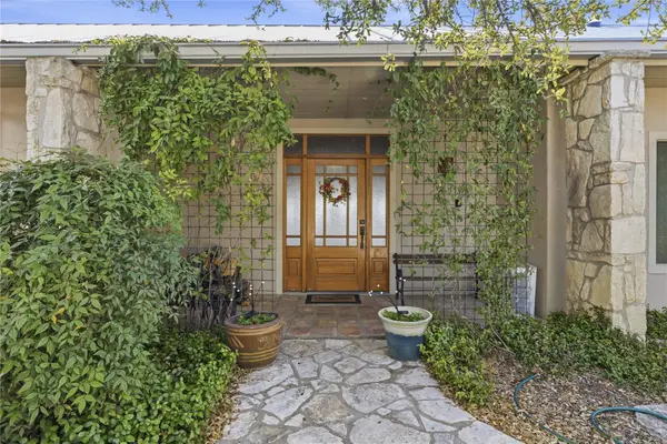 325 Japonica Rd Sw, Hunt, TX 78024