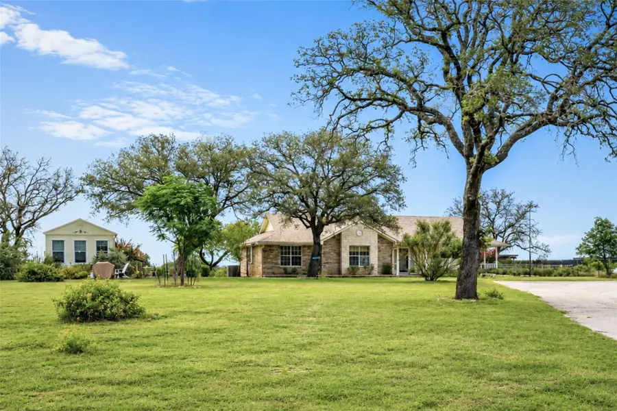 504 N Ave N, Johnson City, TX 78636 - #2