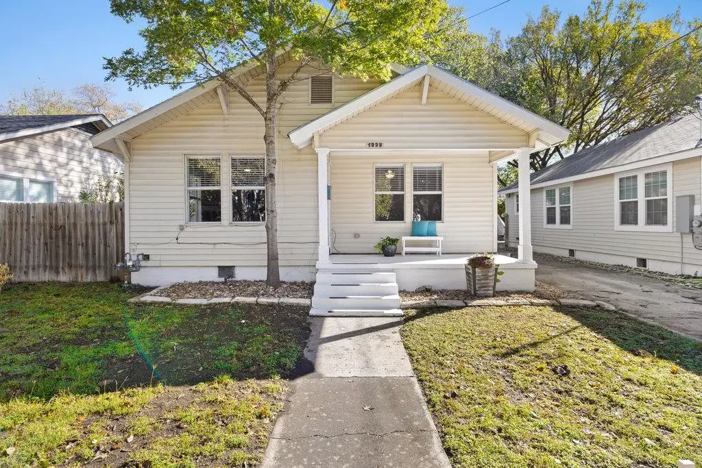 1223, 1223 1/2 & 1225 S Austin Ave S, Georgetown, TX 78626 - Image #1