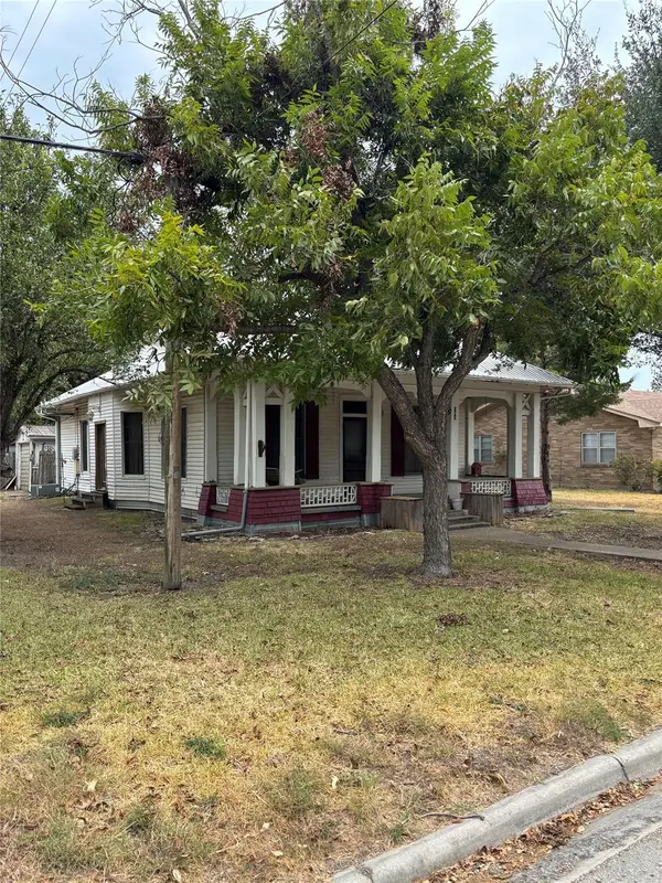 201 S Rio Grande St, Granger, TX 76530