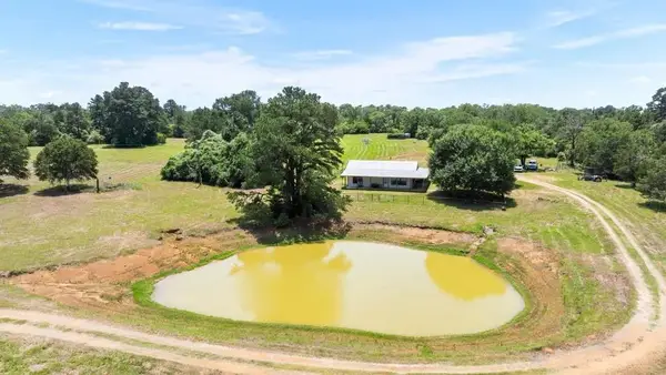 146 Split Oak Rd, Smithville, TX 78957