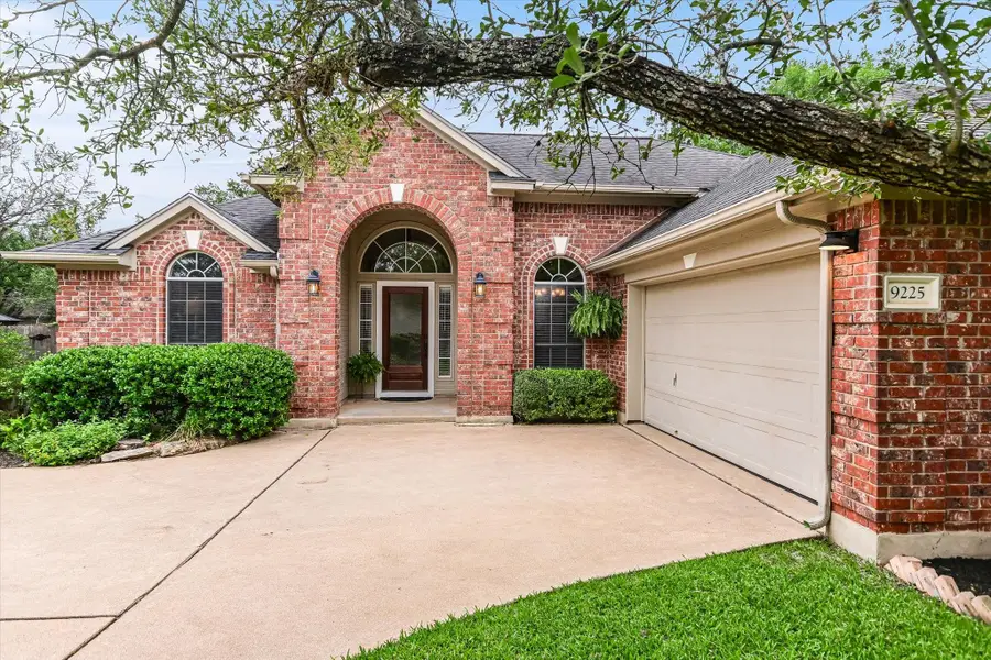 9225 Edwardson Ln, Austin, TX 78749 - #2