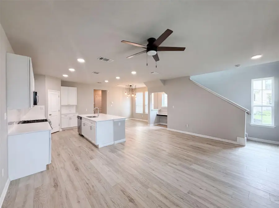 304 Lost Mine Peak Ln, Dripping Springs, TX 78620 - #3