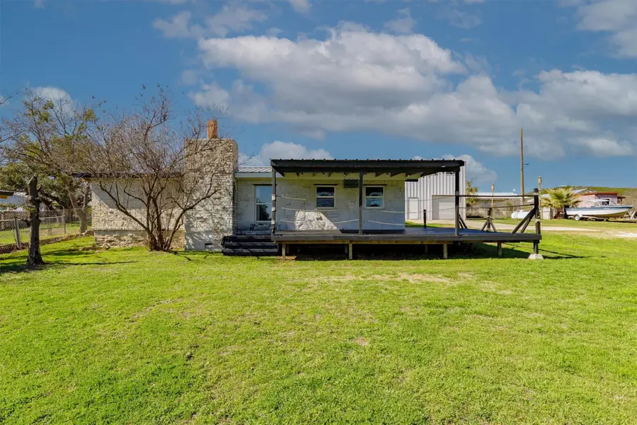 110 Lakewood Dr, Burnet, TX 78611 - #2