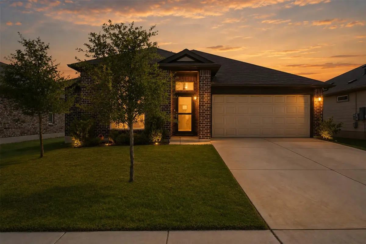 206 Canadian River Trl, Hutto, TX 78634 - #1
