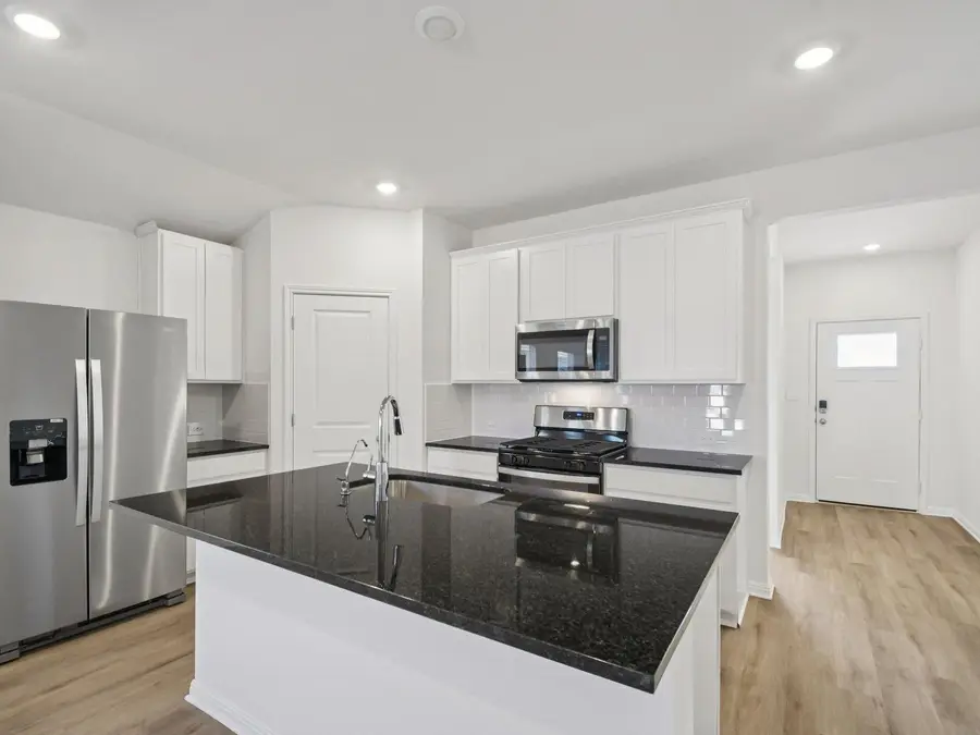 687 Clarissa St, Buda, TX 78610 - #3