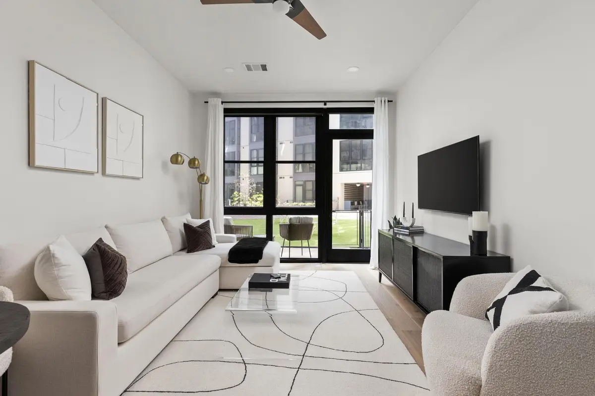 800 Embassy Dr #113, Austin, TX 78702 - #1