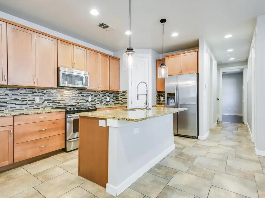 2210 Schriber St #A, Austin, TX 78704 - #3