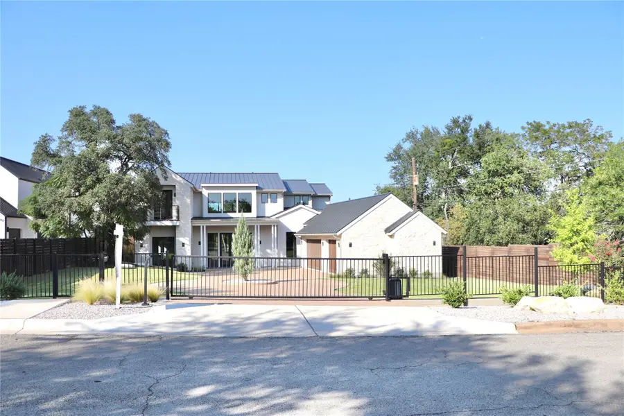 6102 Forest Hills Dr, Austin, TX 78746 - #2