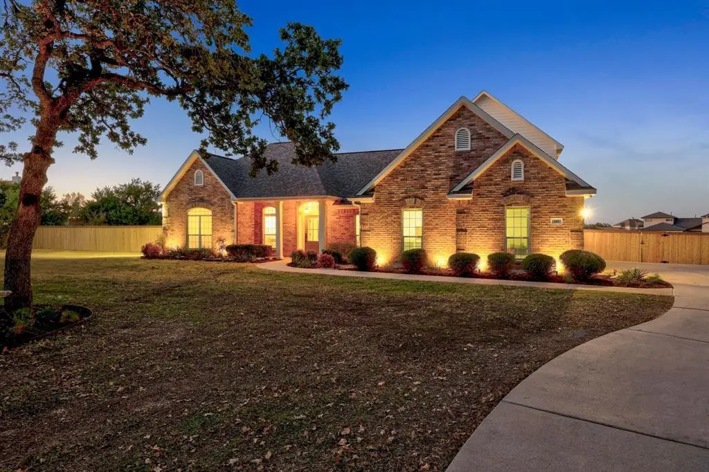 116 Oak Plaza Dr, Georgetown, TX 78628 - Image #1